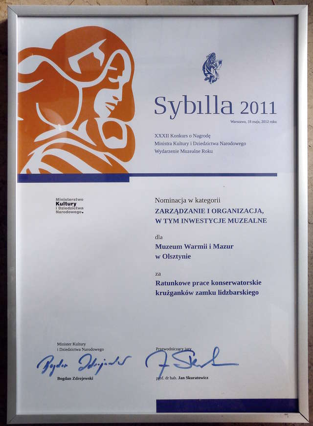 Przedstawiciele Muzeum Warmii i Mazur odebrali nominację do nagrody „Sybilla 2011”.  - full image